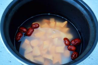 加入800克纯净水