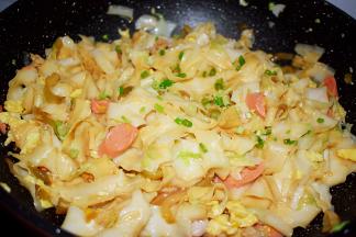 出锅前撒上葱花即可