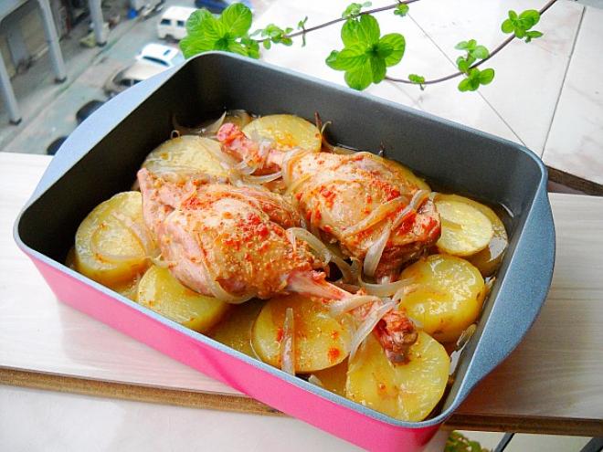 葱香土豆烤鸭腿