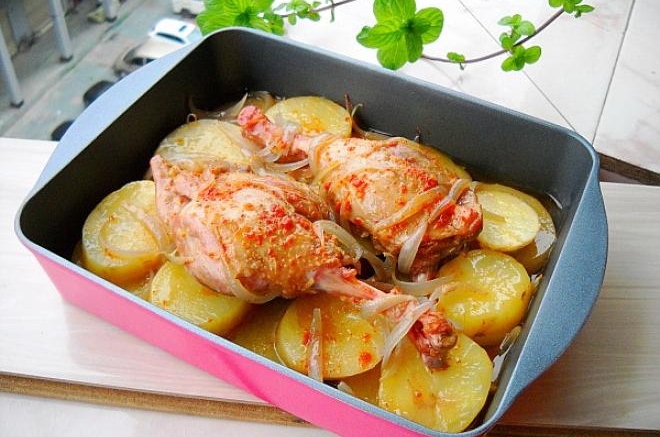 葱香土豆烤鸭腿