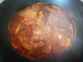 时间到了，揭盖大火收汁，尝尝咸淡，这个豆瓣酱的咸味完全够了，不用再加盐了。