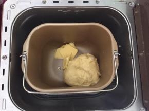 加入软化好的黄油，再次和面38分钟