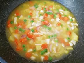 加入一碗开水烧开。