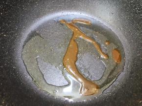 小火炒至冰糖融化