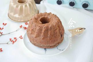 入烤箱上火170度，下火180度烤25分钟，出炉轻轻倒扣，面包就出来啦；