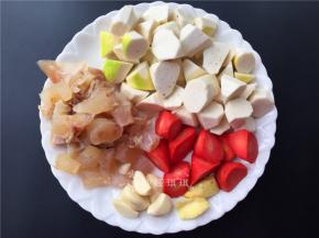 将材料切成如图所示。