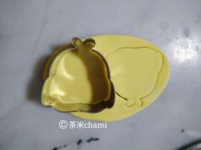 40克的面团，擀开后，刚好可以压两个饼片。