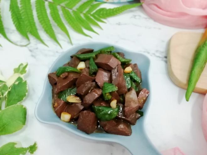 青椒炒鸭血