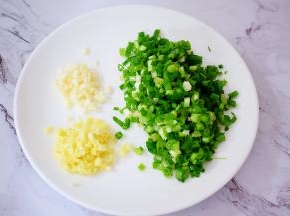 葱姜蒜切末