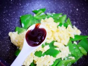 加入1汤匙蚝油