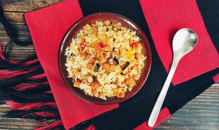 午餐肉鲜菇炒饭