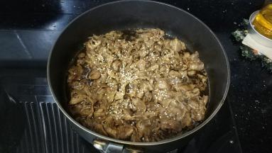 撒上白芝麻即可