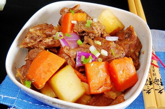 葱香土豆焖鸭
