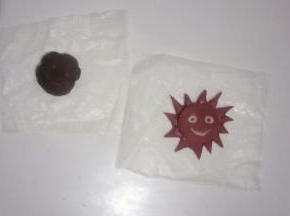 余下的带色面团分别做了一朵乌云，一个太阳