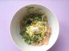 加入盐、酱油跟蚝油
