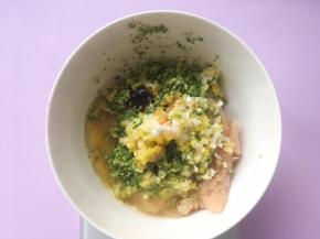 加入全蛋液跟植物油
