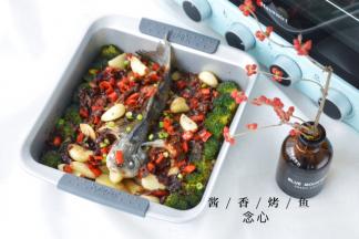 出炉即可食用，我特别喜好里面的金针菇，味道特别鲜美