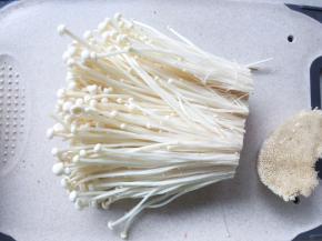 金针菇切掉底下黄色部分
