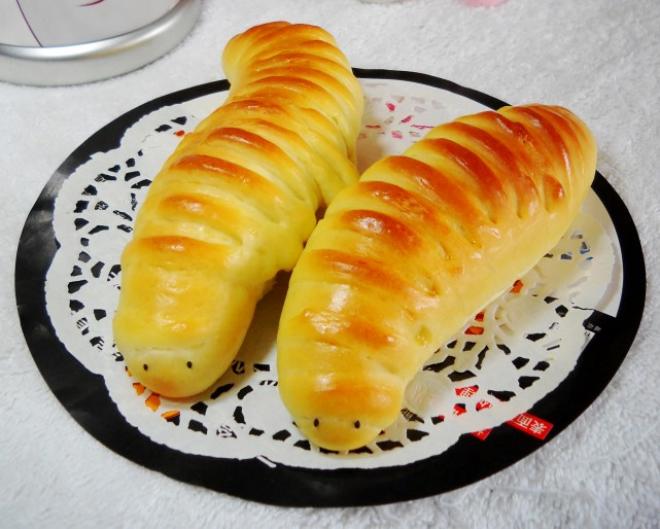 紫薯毛毛虫面包