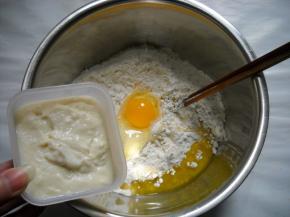 加入汤种面团，混合拌匀。