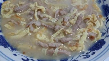 盛入大碗放香菜即可。