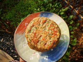 煎好了，油煎的外脆内软，杂粮香味浓郁