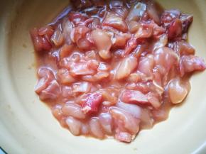 加入适量水拌匀备用