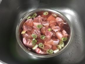 用凉水浸泡30～60分钟。