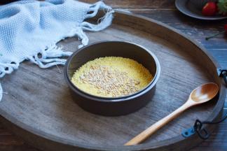 将小米和燕麦米混合在一起，清洗干净。