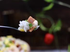 吃上一口超级满足，老公连吃两碗都没有吃够哟。