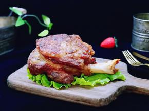 20分钟，撒上孜然粉，烤箱200度烤15分钟即可！(喜欢吃辣的还可以撒上辣椒粉)