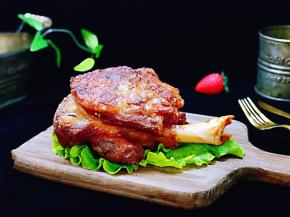 烤好的羊腿，有没有诱惑到你？