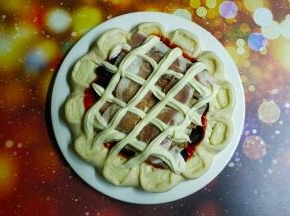 挤上沙拉酱