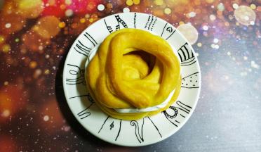 盖上另一半切开的包芙