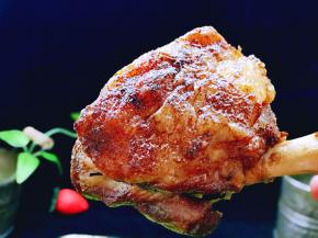 手撕也可以，用刀切也可以，根据个人习惯，我要开动喽～