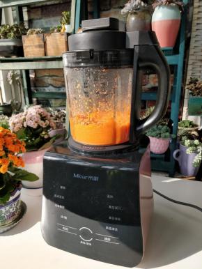 选择“酱料”功能，时间调整为2分钟，默认的转速不变，点按启动。