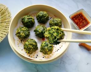 太好吃了，加了玉米面粉的菜团有一股特别的香味。