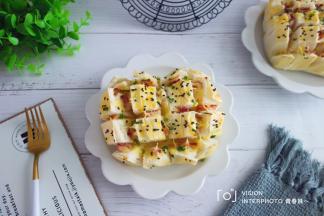 放入预热好的烤箱200度，中层，上下火10分钟