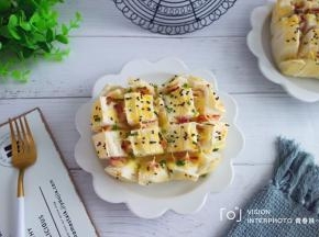 放入预热好的烤箱200度，中层，上下火10分钟