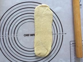 然后再擀成牛舌状