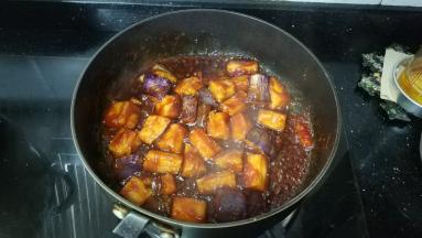 翻炒均匀，让茄酱粘满茄子身上即可