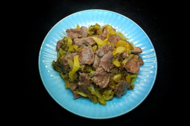 酸菜炒黄牛肉