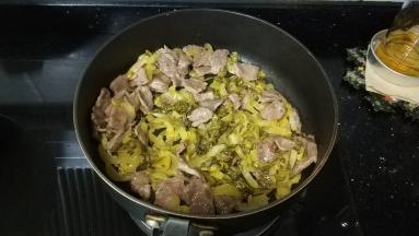 翻炒至熟透即可