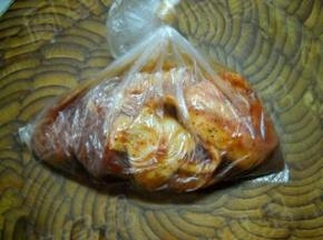 装入保鲜袋，入冰箱冷藏。