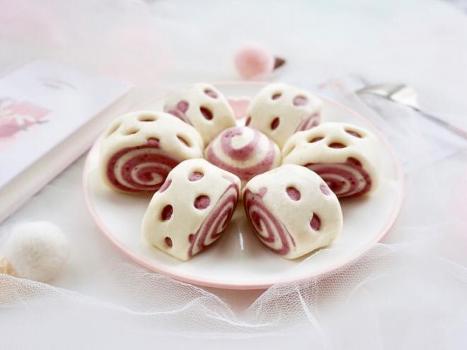 小清新波点馒头卷