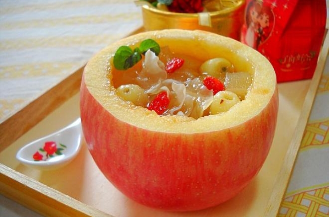 苹果莲子炖银耳