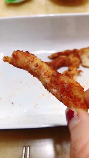 烤箱180度，20分钟，中途拿出鸡胸肉，鸡胸肉大概在十分钟左右的时候取出来