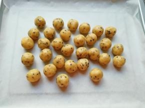 分成8g一份搓圆。