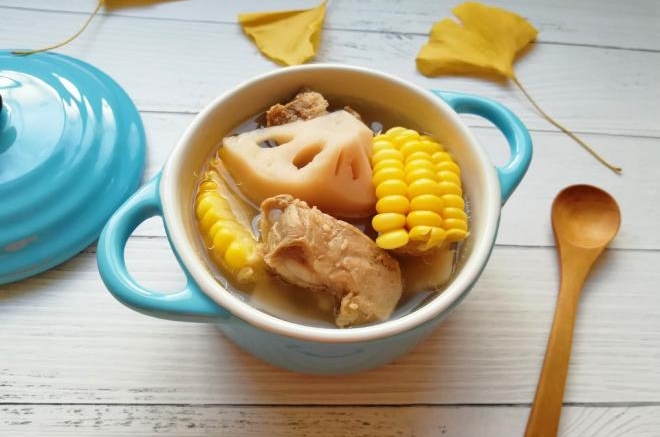 莲藕玉米排骨汤