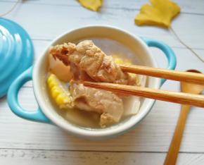 排骨炖的酥烂。